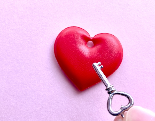 赤いハートと鍵