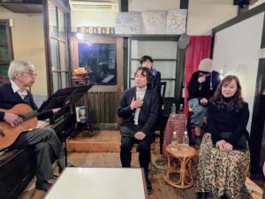 朗読会を聞きにいきました。